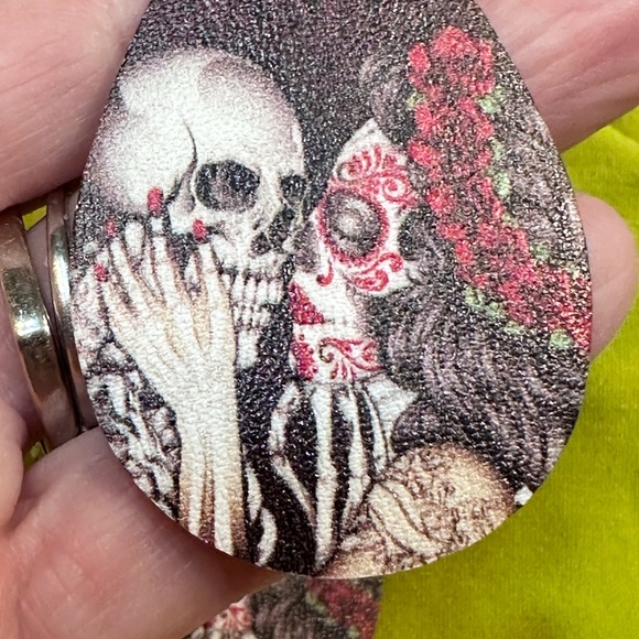 Halloween Earrings Skeleton Tear drop shaped leather pierced earrings - Picture 11 of 11